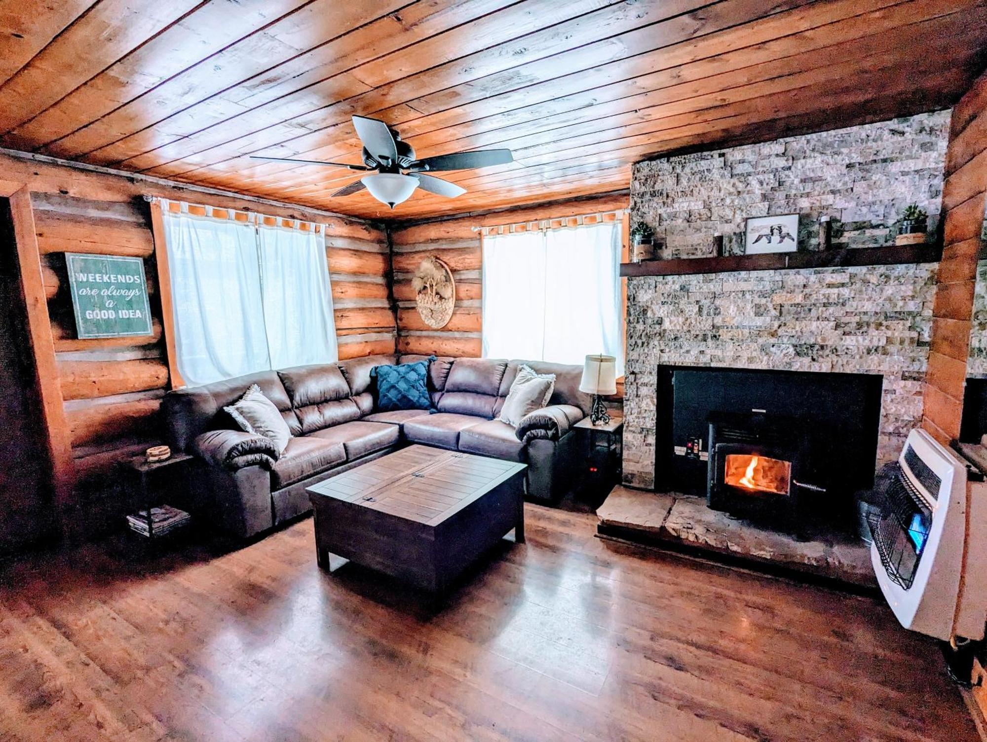 פיינטופ-לייקסייד Cozy Cub Log Cabin - Year Round Tranquil Beauty מראה חיצוני תמונה