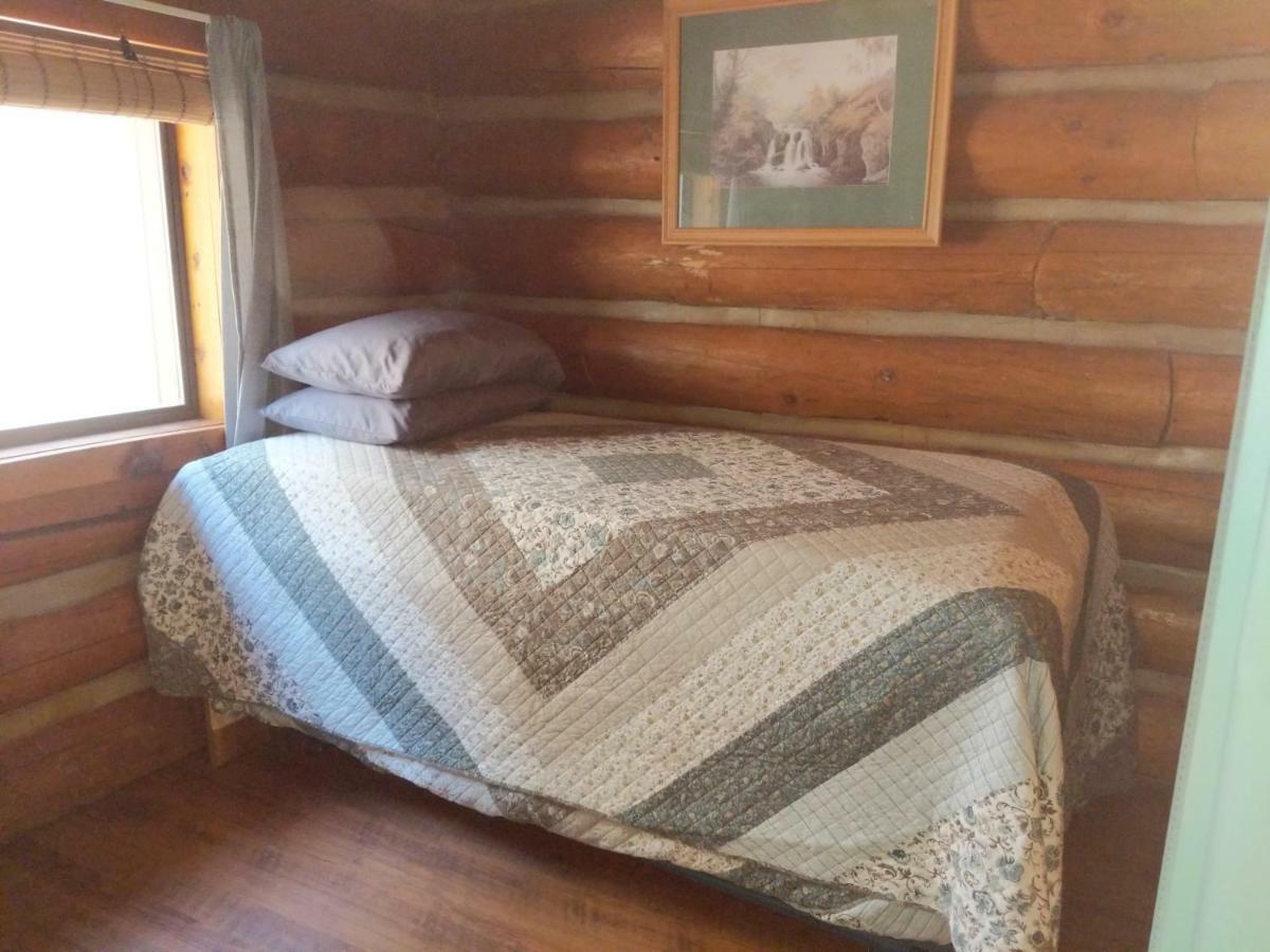 פיינטופ-לייקסייד Cozy Cub Log Cabin - Year Round Tranquil Beauty מראה חיצוני תמונה